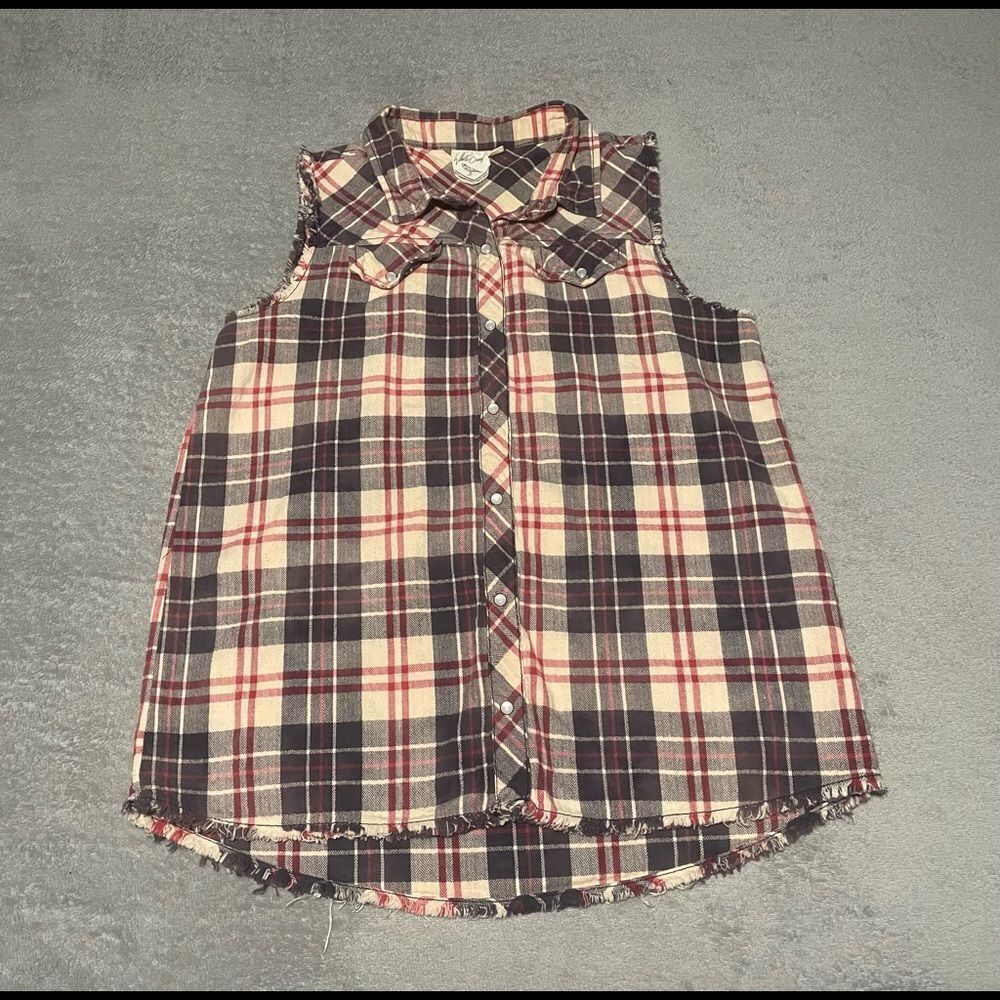 WHITE Crow sleeveless plaid snap up with frayed hem size medium very good cond